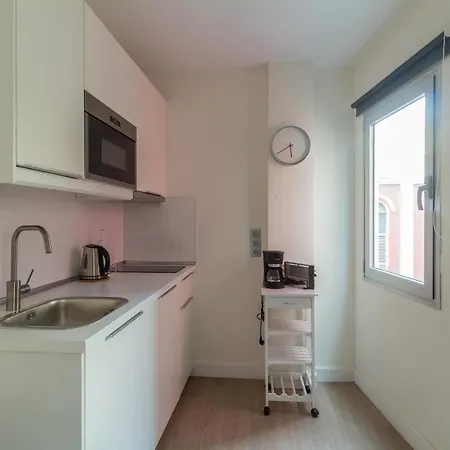 New And Cute Close To The Beach.